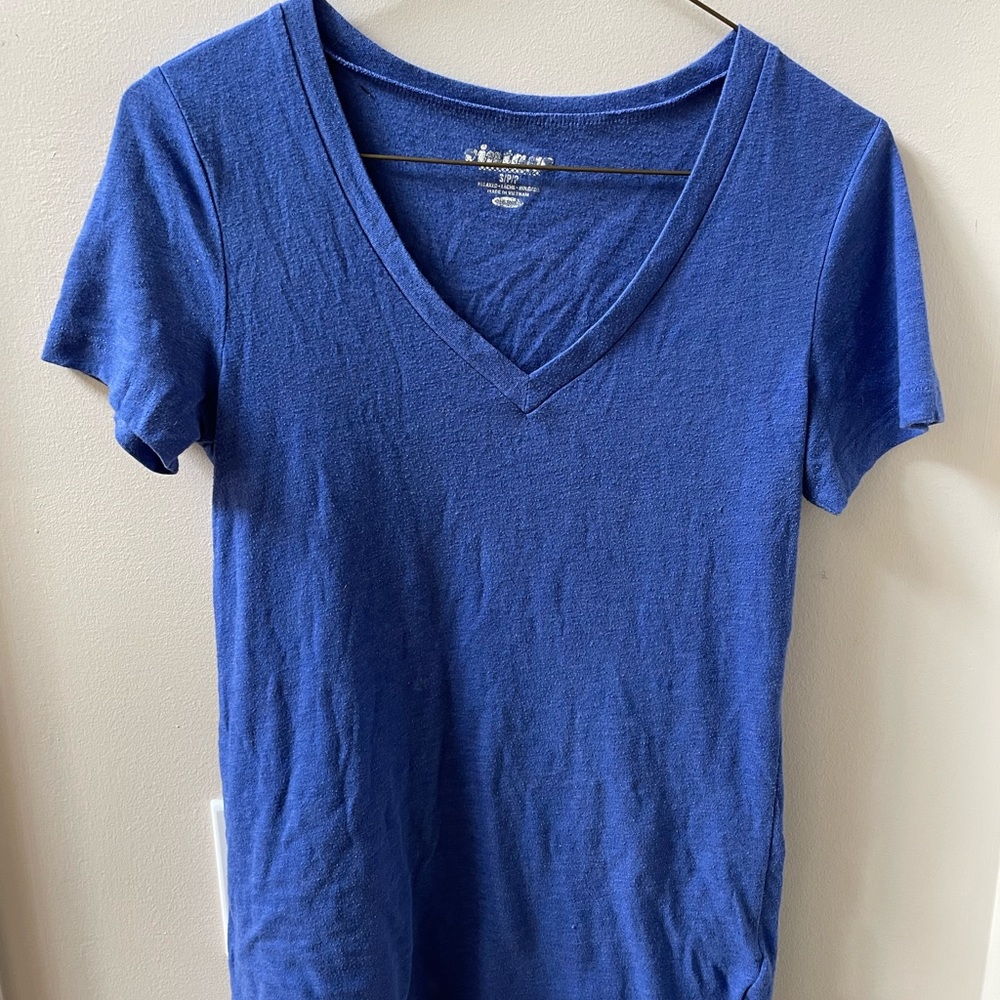 V-neck cobalt t-shirt